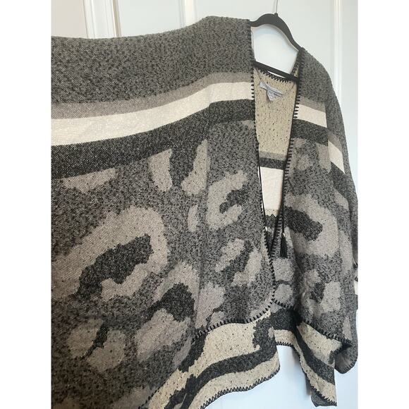 Marc New York Women’s Cheetah Striped Printed Poncho Shawl Wrap One Size - Picture 6 of 10